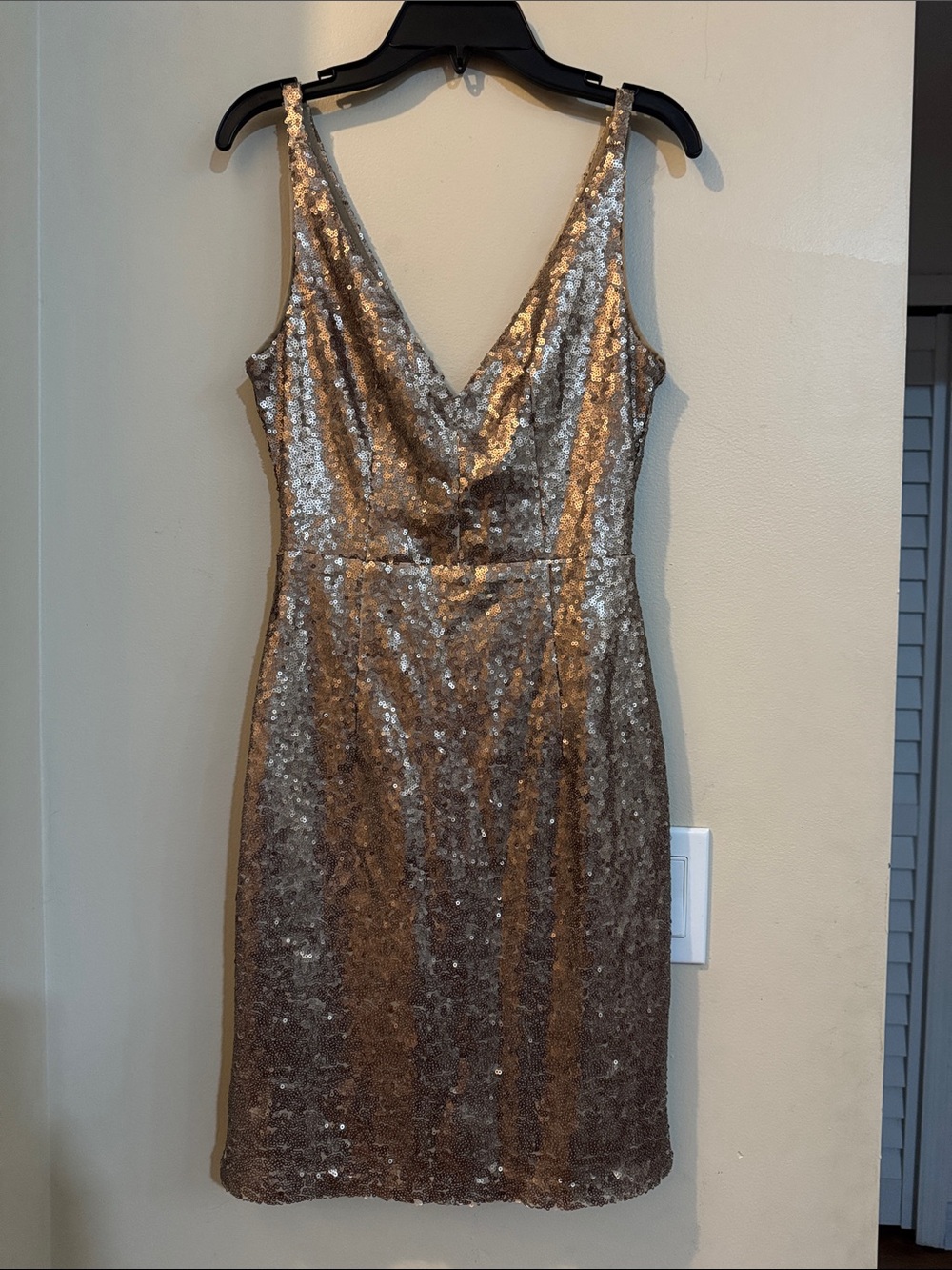 Lulu's Gold Sequin V-Neck Mini Dress